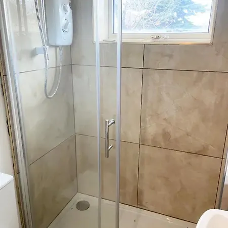 Beautiful 4 Bedroom 2 Bathroom House Close To Centre Leeds (West Yorkshire)