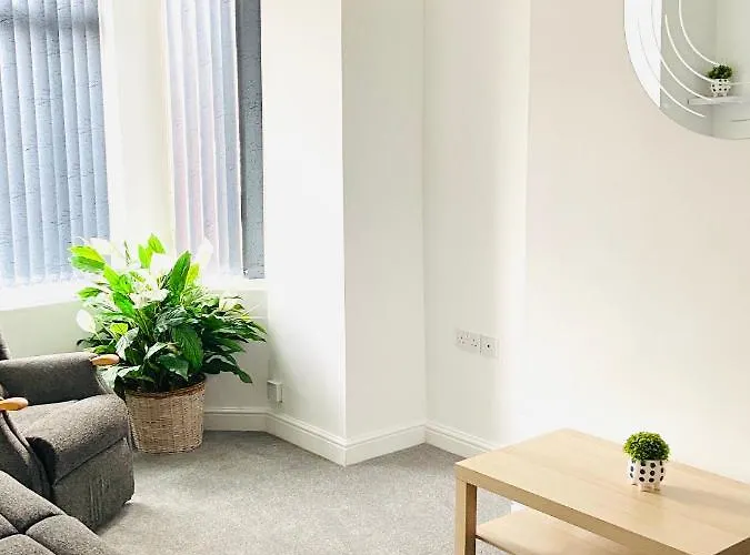 度假居 Beautiful 4 Bedroom 2 Bathroom House Close To Centre 利兹