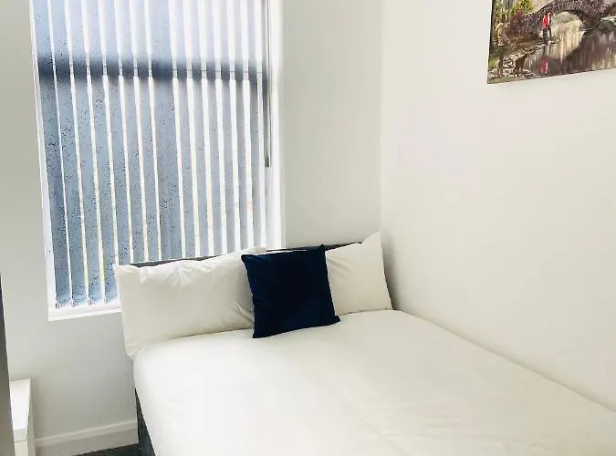 度假居 Beautiful 4 Bedroom 2 Bathroom House Close To Centre